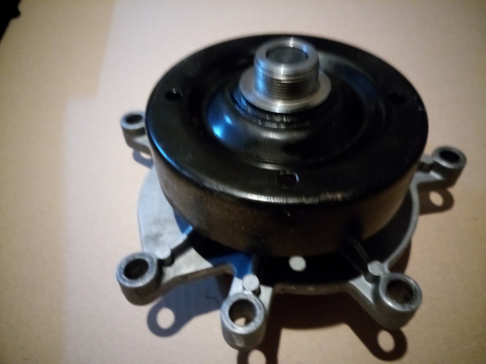 Jeep Grand Cherokee II 4.7 vízpumpa új tömítéssel bontott 1db raktáron